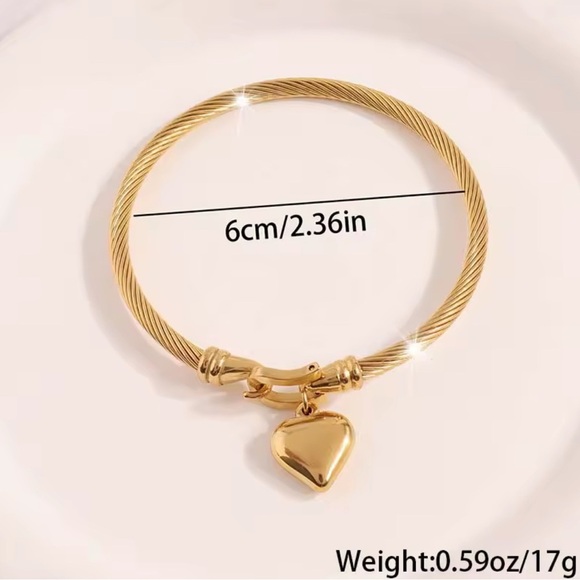 NEW | Trendy Bracelet With Heart Charm  💛 - Picture 4 of 4